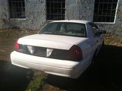 2007 Ford Crown Victoria 4 Door Car