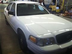 2008 Ford Crown Victoria 4 Door Car