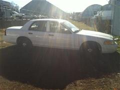 2007 Ford Crown Victoria 4 Door Car