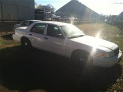 2008 Ford Crown Victoria 4 Door Car